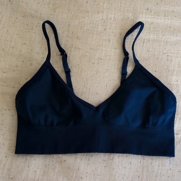 Lululemon bra - Picture 1 of 3